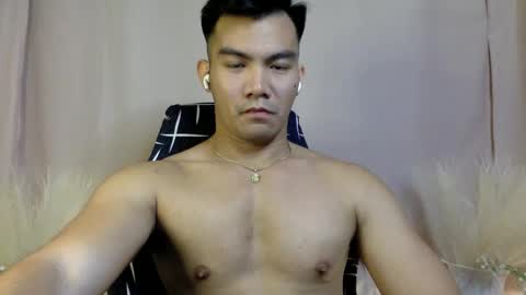 Snapshot of 000batman000 chatting on December 12, 2024, 3:10 am Bruce online show from December 12, 2024, 3:10 am