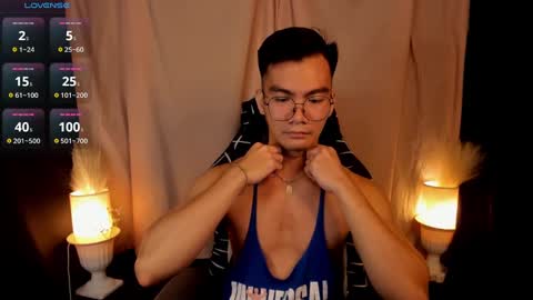 Snapshot of 000batman000 chatting on February 17, 2025, 12:32 am Bruce online show from February 17, 2025, 12:32 am