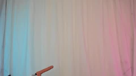 00ingrid00 online show from February 15, 2026, 8:16 pm