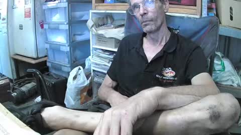 04oldskool online show from January 15, 2025, 6:43 am