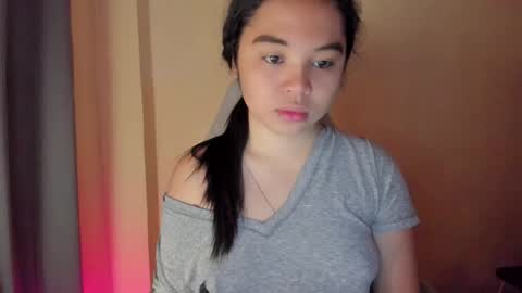 0wwlo0k online show from December 22, 2025, 4:42 am