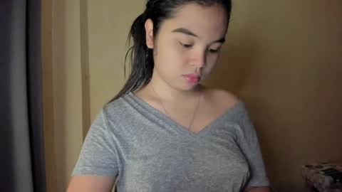 Snapshot of 0wwlo0k chatting on May 24, 2026, 7:35 am 0wwlo0k online show from May 24, 2026, 7:35 am
