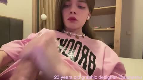 Aishe online show from September 29, 2025, 5:07 pm