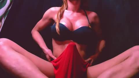 Snapshot of 11inchmistressxxlyka chatting on February 11, 2025, 8:42 pm CALL ME BABY online show from February 11, 2025, 8:42 pm