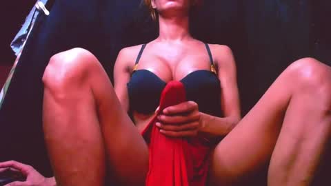 Snapshot of 11inchmistressxxlyka chatting on February 12, 2025, 9:33 pm CALL ME BABY online show from February 12, 2025, 9:33 pm