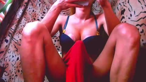 Snapshot of 11inchmistressxxlyka chatting on February 19, 2025, 11:25 pm CALL ME BABY online show from February 19, 2025, 11:25 pm