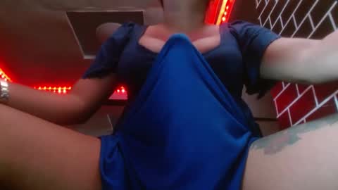 Snapshot of 11inchmonstercock4u chatting on December 15, 2024, 3:13 am i am trixie im Your Selfsucking Mistress online show from December 15, 2024, 3:13 am
