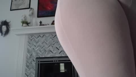 Aurora Willows online show from February 19, 2026, 4:25 pm