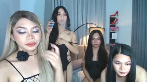 Snapshot of 13incmassivecockforyou chatting on March 9, 2025, 1:15 pm hi im ashley follow me do not forget to put thumb up bb online show from March 9, 2025, 1:15 pm