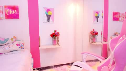 Snapshot of 15_scarlette chatting on December 14, 2024, 7:03 pm Scarlette online show from December 14, 2024, 7:03 pm