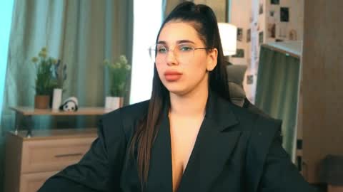 Jessica online show from April 13, 2026, 5:02 am