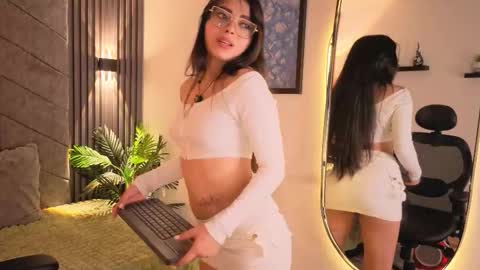 anya online show from November 28, 2025, 7:55 am