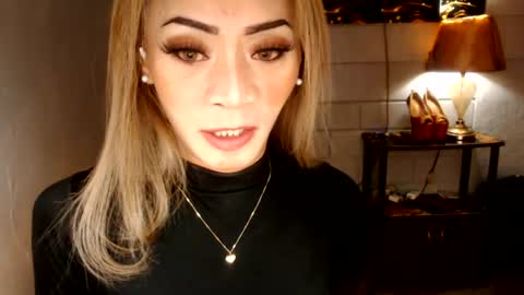 Snapshot of 1bigsurprise4you chatting on June 27, 2026, 7:19 pm angel online show from June 27, 2026, 7:19 pm
