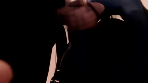 i erupt if you suck ur nipples 4 me and look at the camera while watching me online show from February 24, 2025, 12:48 pm