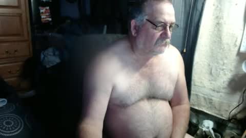 Snapshot of 1dusty60 chatting on December 18, 2024, 4:31 am 1dusty60 online show from December 18, 2024, 4:31 am