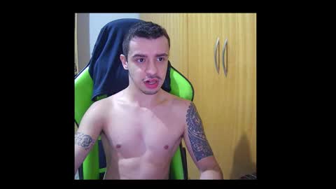 1good_vibes1 online show from November 5, 2025, 4:23 am