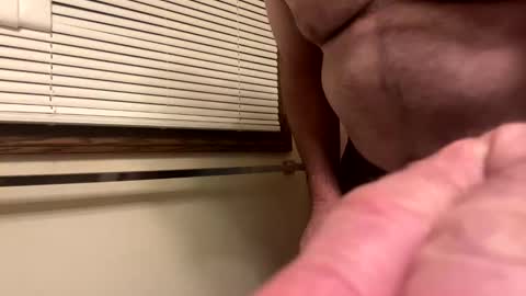 1hunglo412 online show from January 5, 2026, 5:27 pm