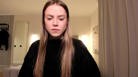 Lily 3 online show from December 18, 2024, 10:13 pm