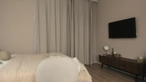 Lily 3 online show from September 27, 2025, 6:57 pm