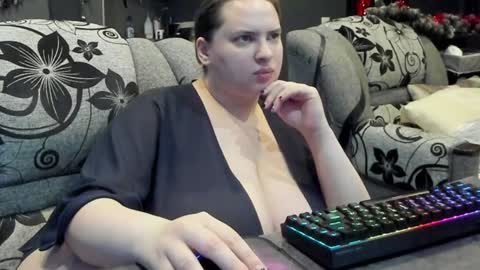 1LINDSEY1 online show from December 19, 2024, 2:23 am