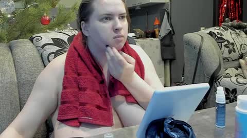 1LINDSEY1 online show from December 21, 2024, 11:44 am
