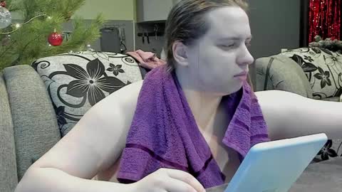 1LINDSEY1 online show from December 22, 2024, 6:17 am