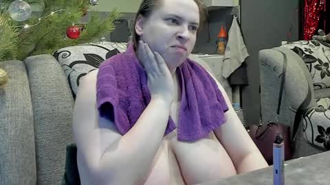 1LINDSEY1 online show from December 24, 2024, 8:11 am