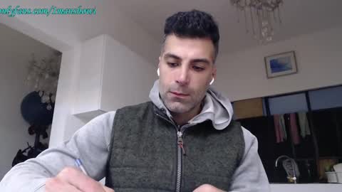 Snapshot of 1manshow11 chatting on December 2, 2024, 9:02 am 1manshow11 online show from December 2, 2024, 9:02 am