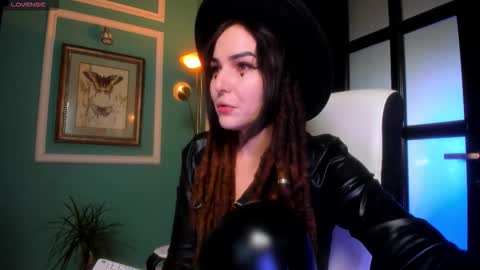 Moona  online show from November 15, 2025, 1:07 pm