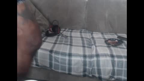 Snapshot of 1n2deep chatting on February 25, 2025, 10:50 pm 1n2Deep online show from February 25, 2025, 10:50 pm