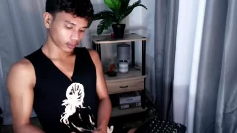 1sweetloverxx online show from July 15, 2026, 5:51 pm