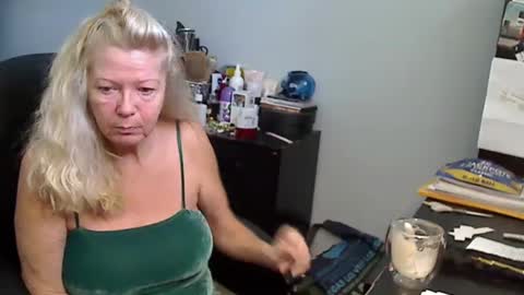 Susan online show from December 13, 2024, 3:32 pm