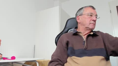 Henk online show from December 12, 2024, 1:06 pm