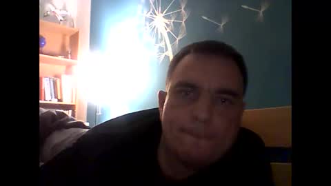 2025eyesforyou online show from February 11, 2026, 8:03 pm