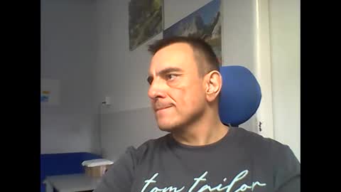 2025eyesforyou online show from February 21, 2026, 8:15 am