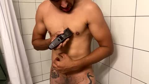 Snapshot of 2025rob chatting on October 31, 2025, 5:25 pm 2025rob online show from October 31, 2025, 5:25 pm