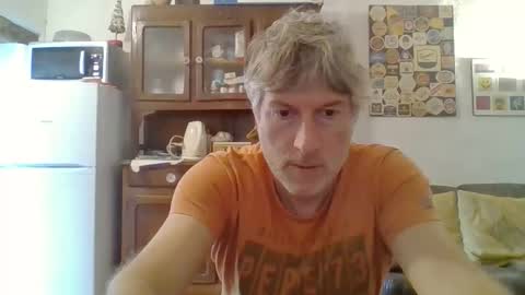 Snapshot of 22esserre chatting on October 15, 2025, 11:32 am 22esserre online show from October 15, 2025, 11:32 am