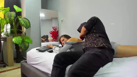 2_fire online show from November 24, 2025, 8:19 pm