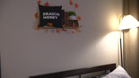 Elley  online show from November 6, 2025, 6:47 am