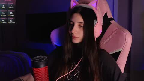 Snapshot of 2insensitive chatting on November 27, 2025, 7:27 pm Lina free control in pvt online show from November 27, 2025, 7:27 pm