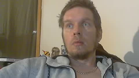 2small4you83 online show from January 12, 2025, 7:32 am