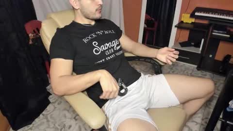 Snapshot of 37sins chatting on November 3, 2025, 10:32 pm Alex THE BIG SNAKE DUDE online show from November 3, 2025, 10:32 pm