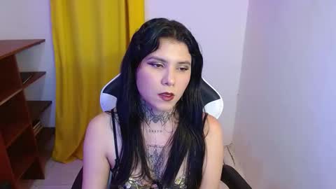 erika online show from October 26, 2025, 1:11 am