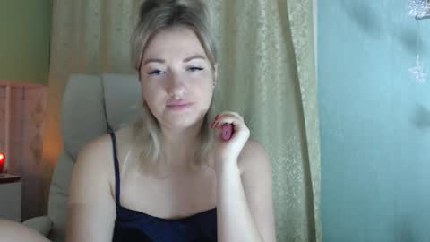 3sweetcandy3 online show from November 20, 2025, 11:48 pm