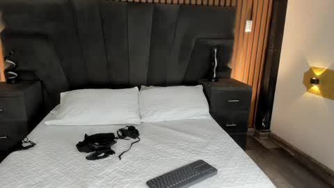 3X NAXAA online show from October 15, 2025, 12:27 pm