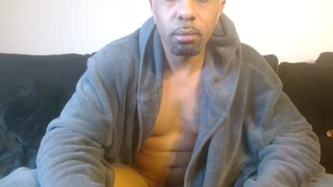 Snapshot of 420flyguy chatting on December 20, 2024, 12:52 am 420flyguy online show from December 20, 2024, 12:52 am