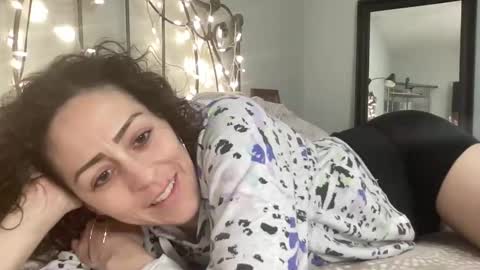 KC420Couple online show from May 13, 2026, 8:27 pm