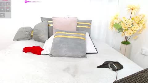 493ashlyfoxx online show from October 17, 2025, 2:04 am