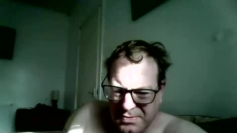 robert online show from April 12, 2026, 8:08 am