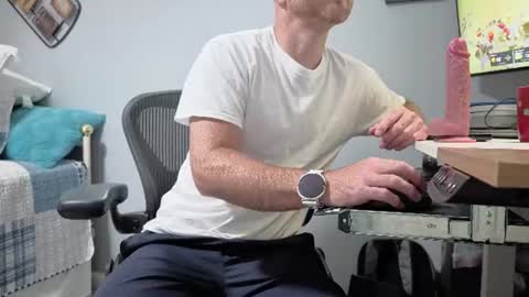Snapshot of 5ft5 chatting on June 18, 2026, 3:27 pm Hi Five The Short Guy online show from June 18, 2026, 3:27 pm